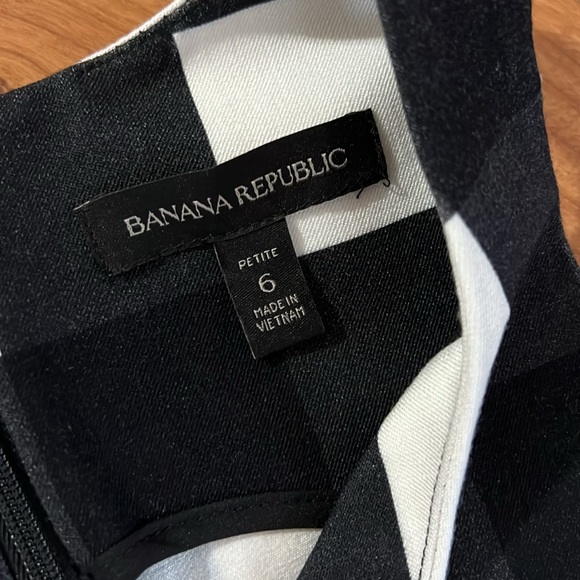 Banana Republic Black & White Check Midi Dress - Picture 3 of 5